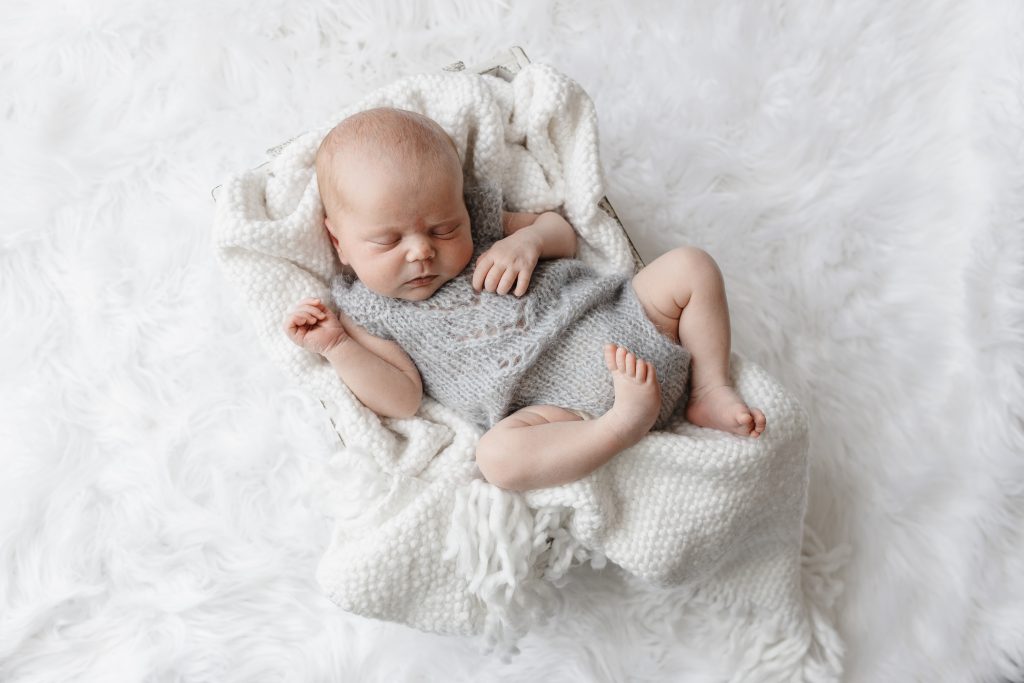 newborn, baby, toddler, affordable, cheap, photography, photographer, family, lifestyle, on location, in home, black and white, melbourne, cranbourne, moorabin, bentleigh, mckinnon, stkilda, berwick, cranbourne, dandenong, clyde, brighton, clayton, elsternwick, ringwood, croydon, frankston, hawthorn, caufield